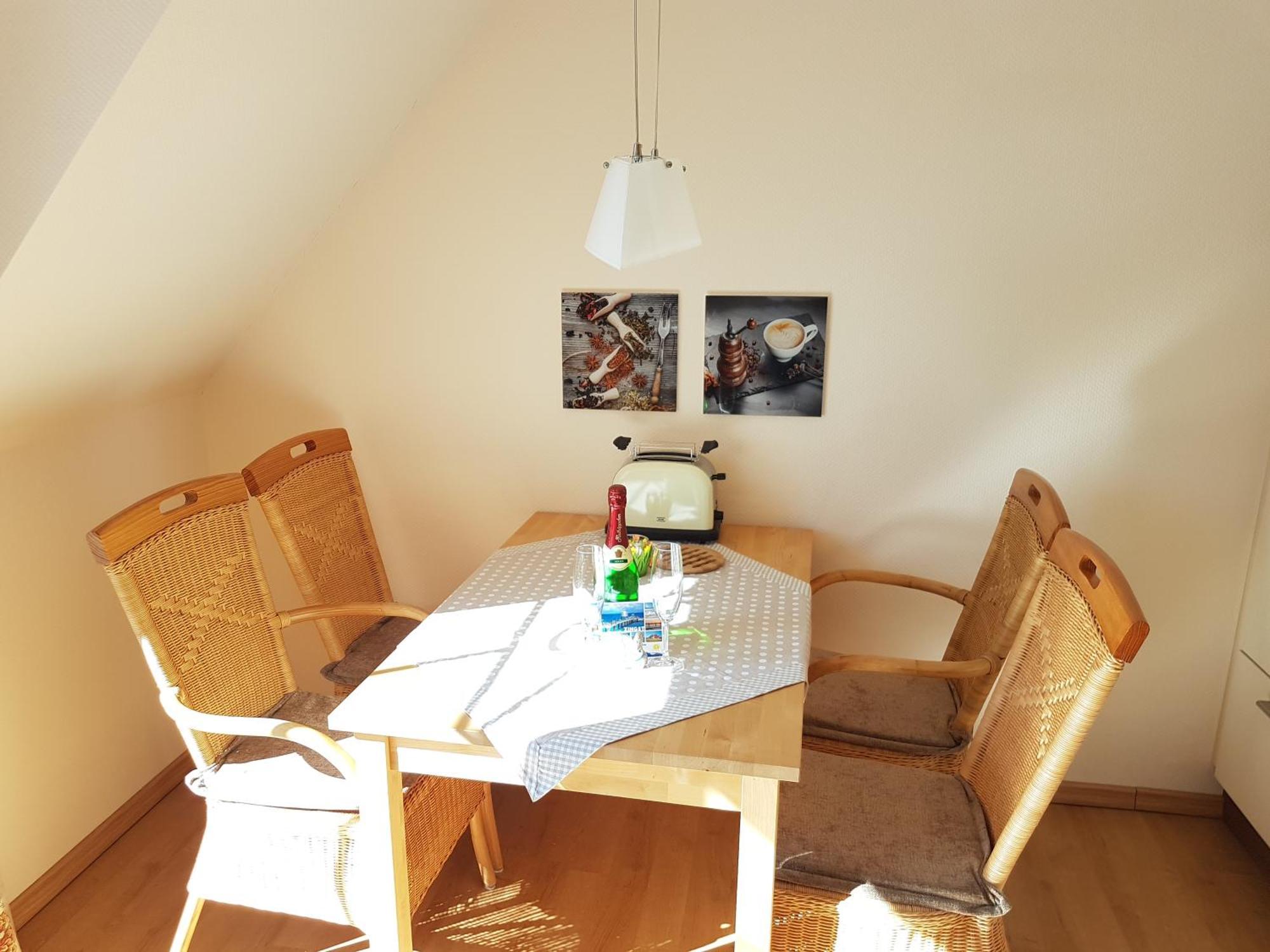 Arielle Nr 6 - Fuer Die Schoenste Zeit Des Jahres - Zingst Luaran gambar